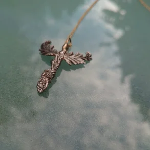 H�ndlavet smuk skytsengel af GuldBronze og JernBronze : 1256