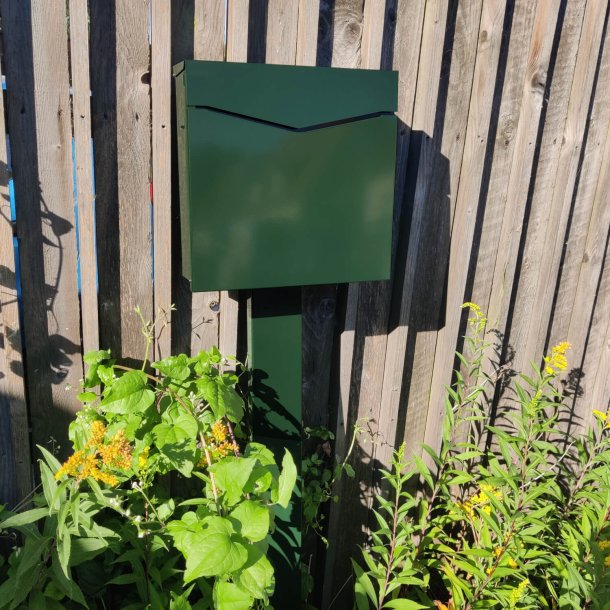 GLORI Moderne Postkasse model "51" - RacingGreen