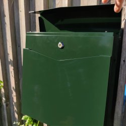 GLORI Moderne Postkasse model "51" - RacingGreen