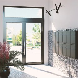 BASE Exclusive postkasse - med Dansk 6-stifts ls - Rustfrit Stl Indkast - Inkl. SORT Stickersark