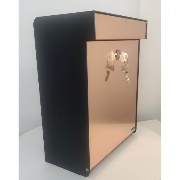 Allux Grundform Designpostkasse med Kobber front
