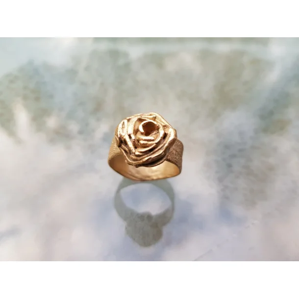 La Vie En Rose - smuk ring i Bronze