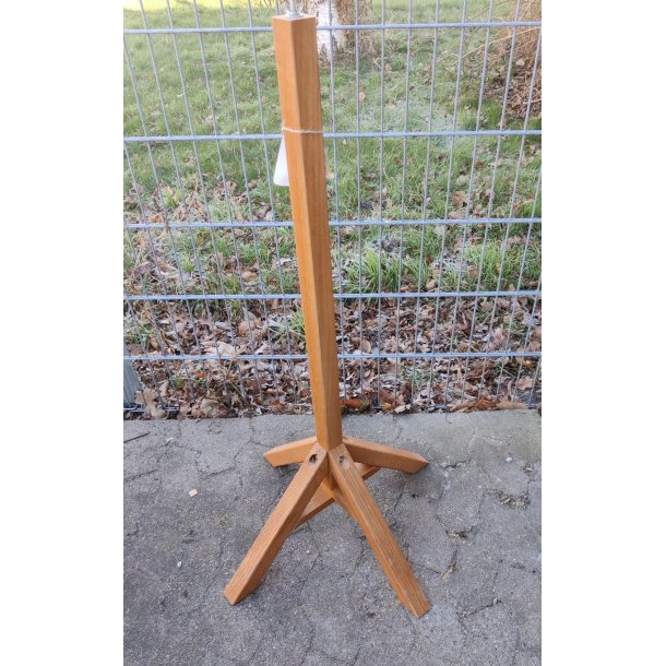 Lille egetr fod til sm foderhuse.