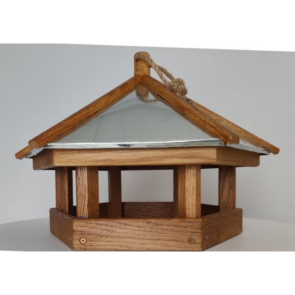 Lille Fuglefoderhus i kraftigt egetr med zink tag