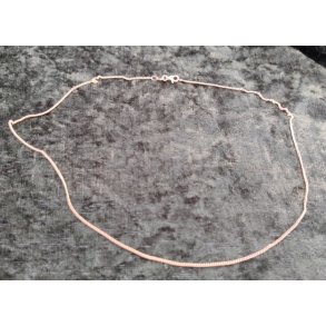 Panserhalsk�de s�lvk�de som er forgyldt med en l�ngde p� 450 mm.