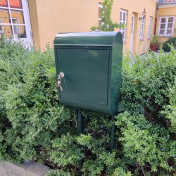 MEFA Topaz postkasse i klassisk Dark Racing-Green farve