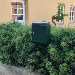 MEFA Topaz postkasse i klassisk Dark Racing-Green farve