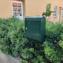 MEFA Topaz postkasse i klassisk Dark Racing-Green farve