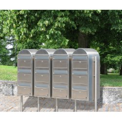 Postkasseanlg 3 familier - BobiTrio RUSTFRITSTL