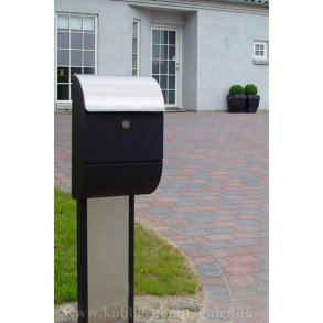 Postkassestander SORT pladestander med rustfristl front - Allux 1001.