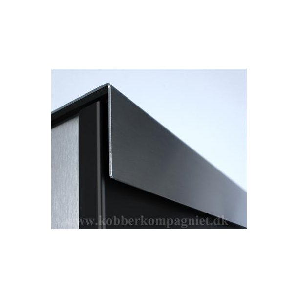 Designpostkasse Keilbach - SORT lakeret front