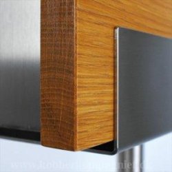 Designpostkasse Keilbach - rustfritstl med front i ege tr