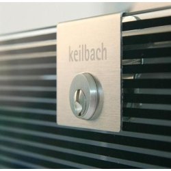 Designpostkasse Keilbach - Glas front med sorte striber